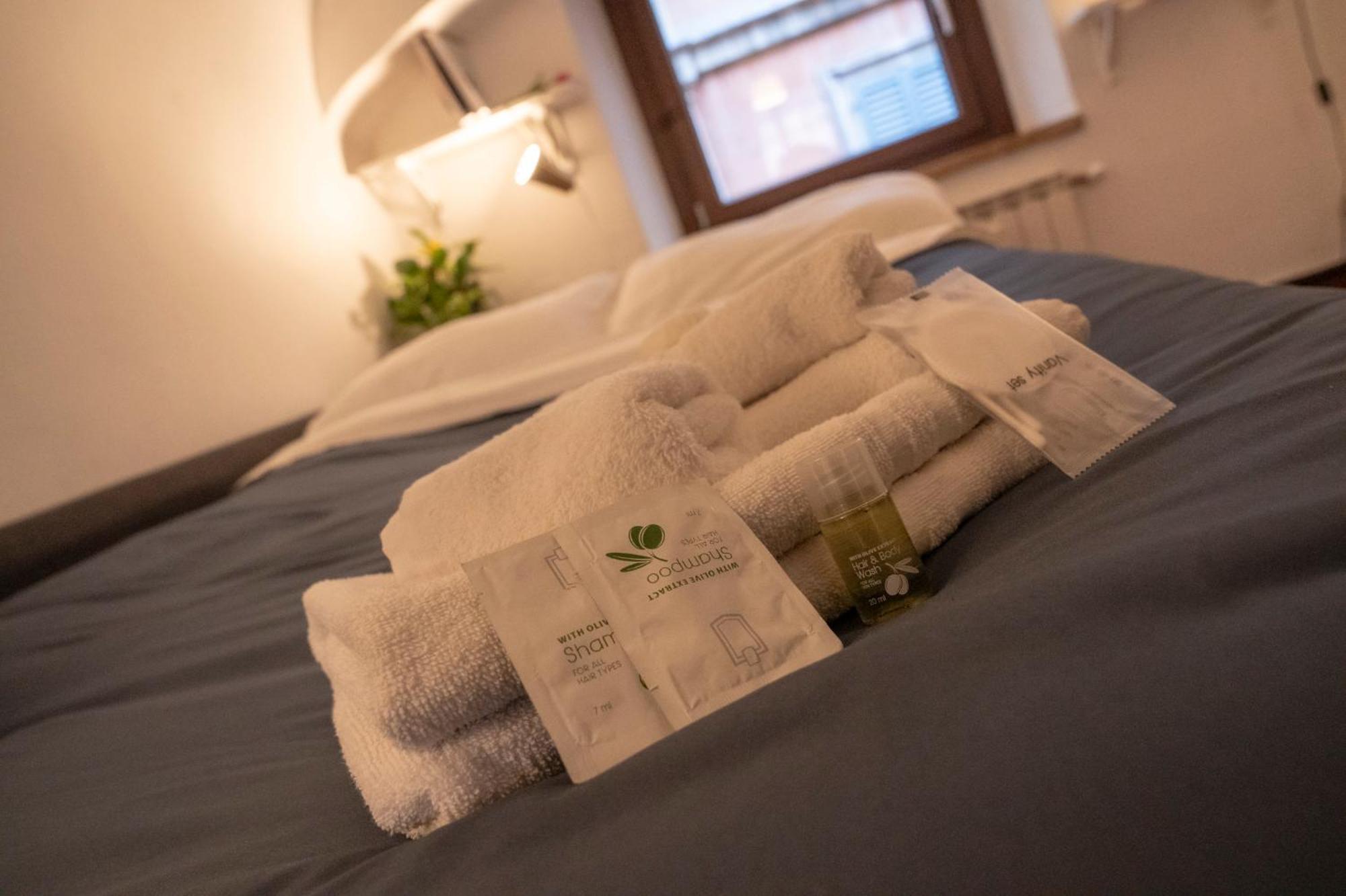 Arco Del Calidarium - Pantheon Apartment โรม ภายนอก รูปภาพ